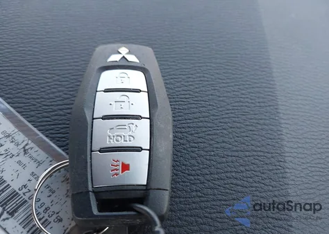 2025 Mitsubishi Outlander Se 2.5 2Wd from USA, damaged, VIN JA4J3VA8XSZ029835